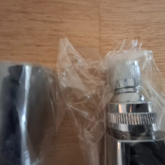 4 Kissler Universal Fit SQUARE RAINFLURRY Showerheads 76-0023 - Picture 4 of 4